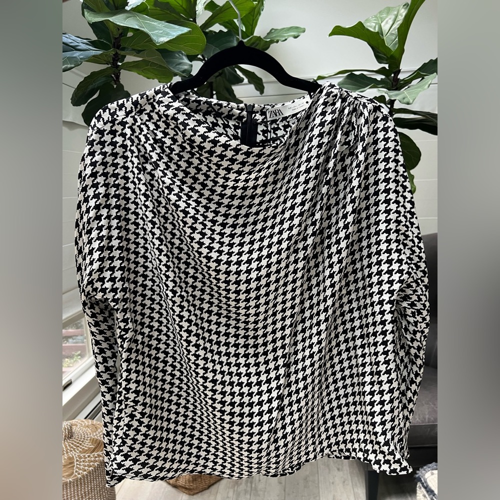 Zara Black and White Houndstooth Dress Shirt Blouse - Large